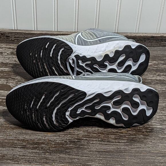 Nike Women's Gray React Infinity Flyknit CT2423 Running Shoe Size 9.5. - Picture 8 of 8